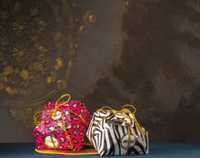 Load image into Gallery viewer, Muzzi Panettone Chocolate & Black Cherry Animalier 500 gr